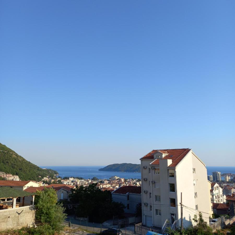 Apartment Bugenvilija Budva