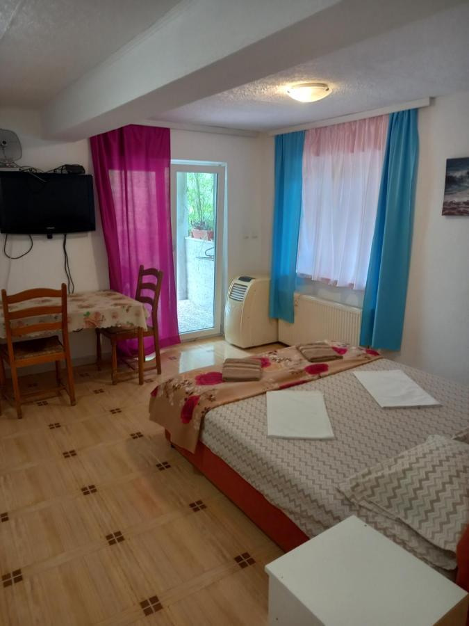 Apartment Bugenvilija Budva